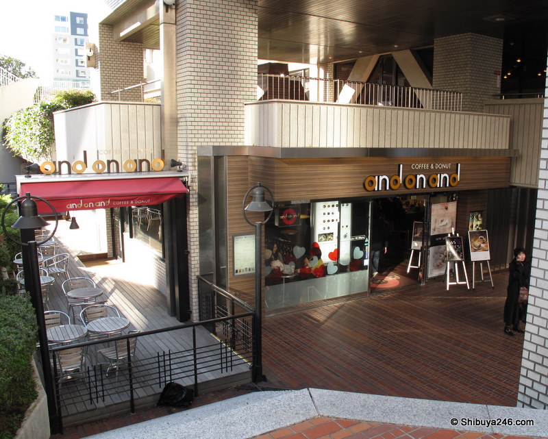 Coffe & Donut, Koen dori