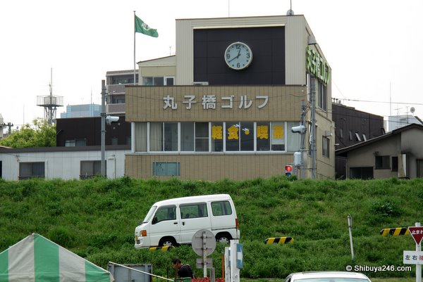 The club house for Marukobashi Golf Range