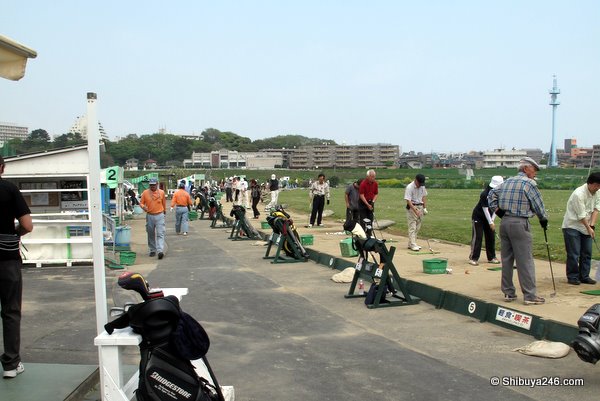 There were various tents set up for checking in depending on whether you were putting or chipping etc.