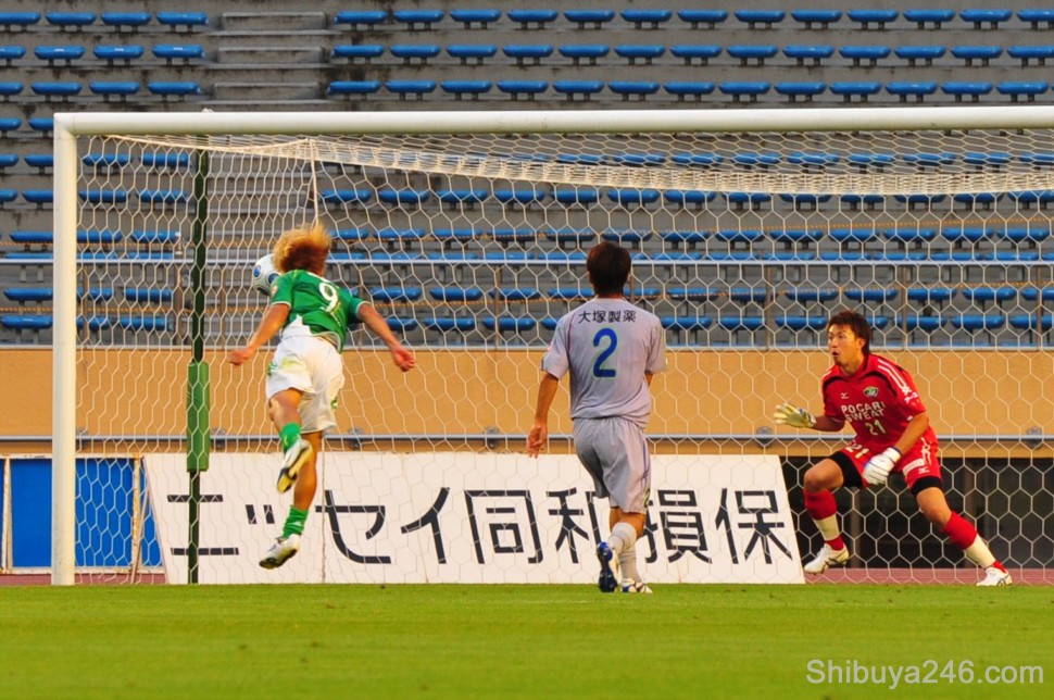 This header meets the cross perfectly and the first goal is scored for Verdy
