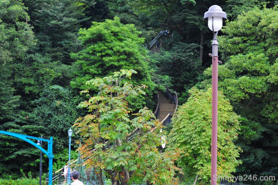 The pathway up to Minato no mieru Koen, 'The park with a view of the Harbor' or Harbor View Park