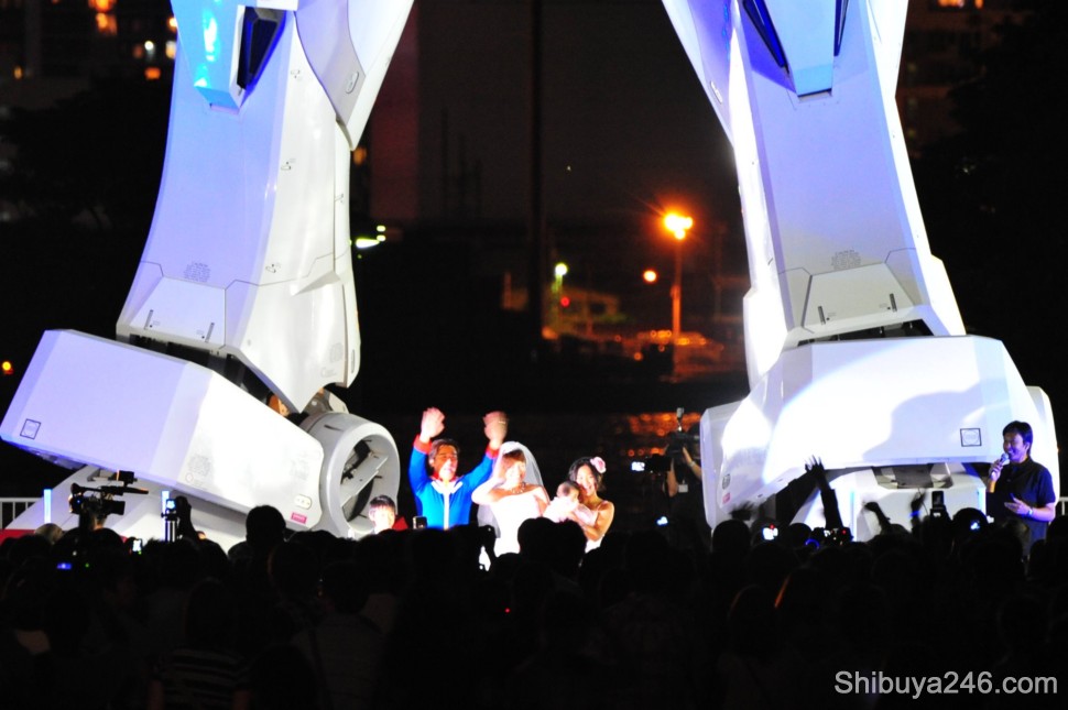 A few waves to the crowd acknowledging the many thousands who have turned out for the event