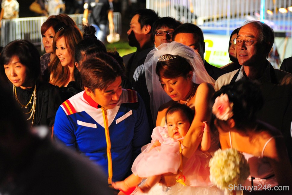Some family snaps in front of the crowd