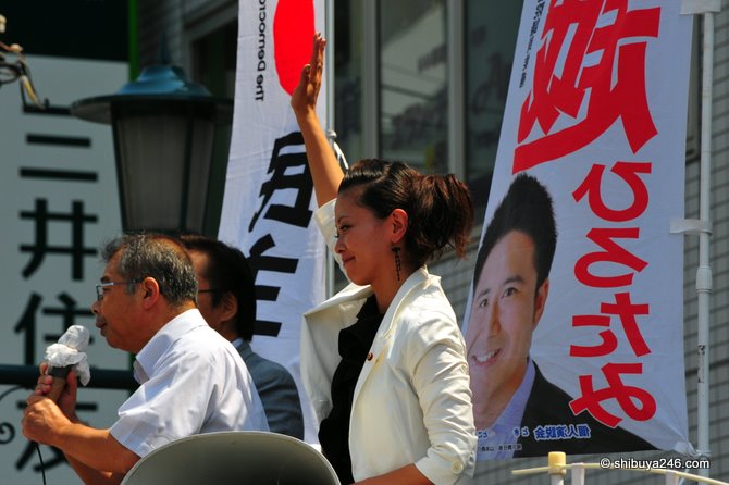 Keeping the crowd engaged by waving all day must be a tiring job