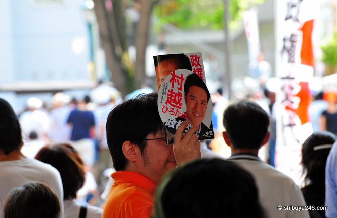 More volunteer work, handing out fans and leaflets