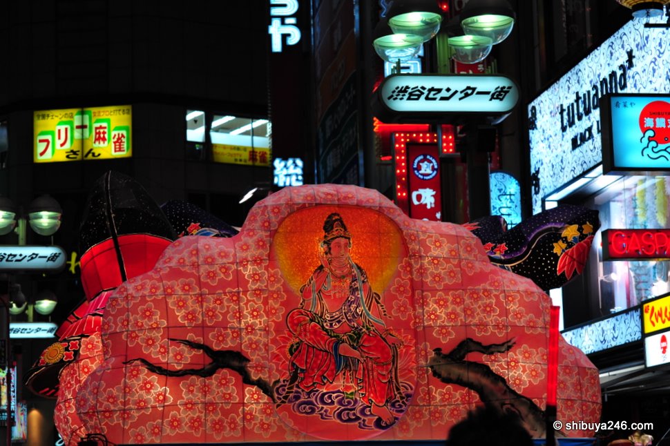The float heads off down the Center-gai