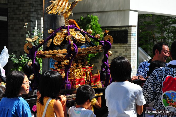 the omikoshi is lowered down