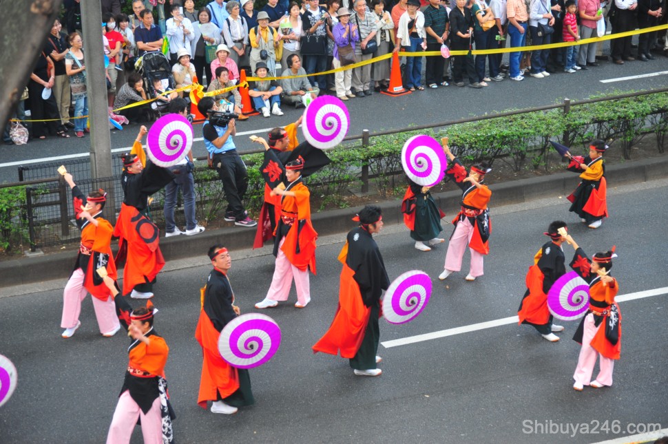 Nice use of color with these pink kasa