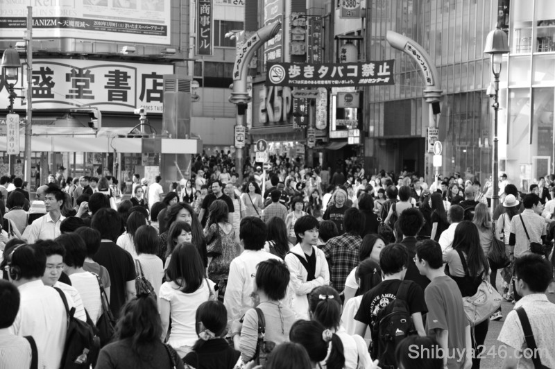 Plenty of people heading over to Center-gai for a stroll through Shibuya
