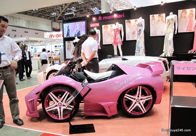 Nothing like a Lamborghini bike to draw the crowd in