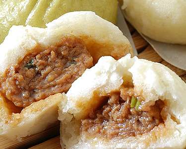 The inside of a typical nikuman (image from rakuten)