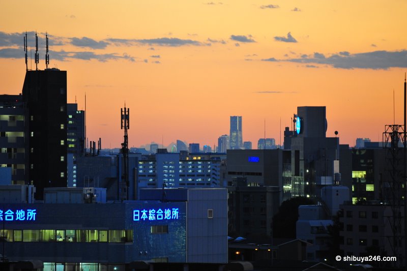 Nice sunset with clear skies making it easy to see Yokohama from my window
