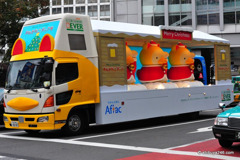The Aflac truck was full of christmas cheer sporting these colorful ducks