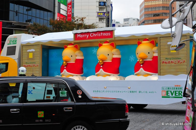 The truck says you need to check their website out to see what the special Christmas maneki-neko duck campaign is