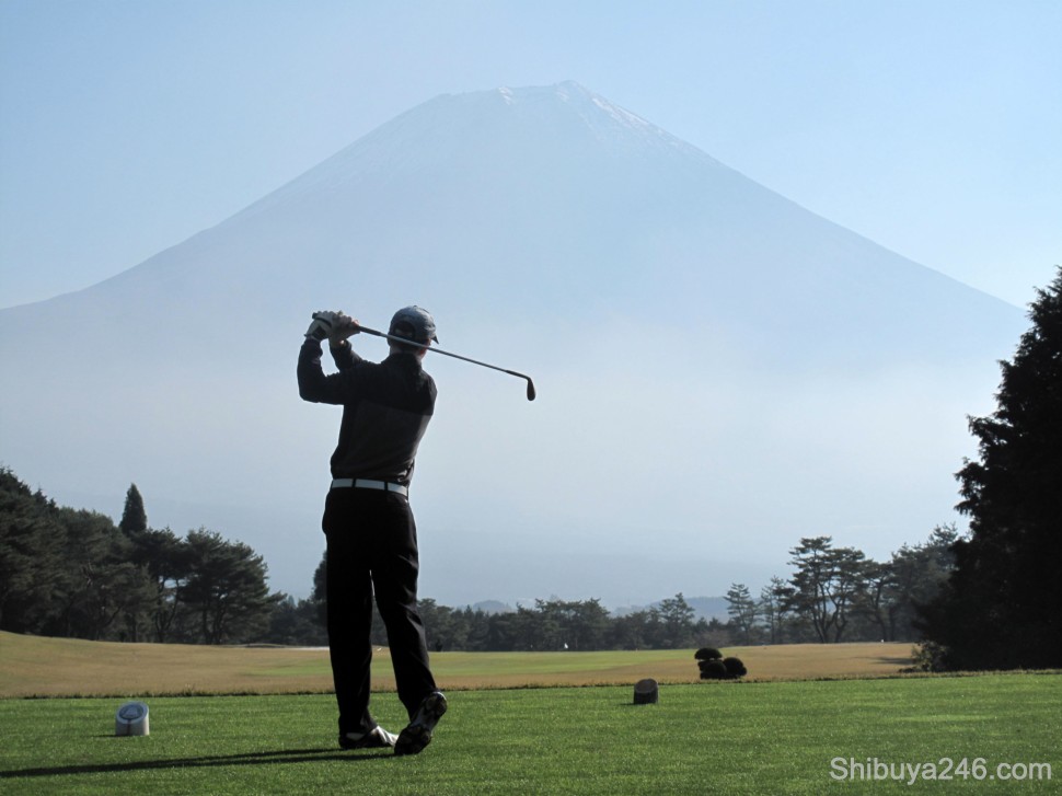 My turn for a hit now. Hitting up towards big targets like this really helps you to focus on where you are aiming