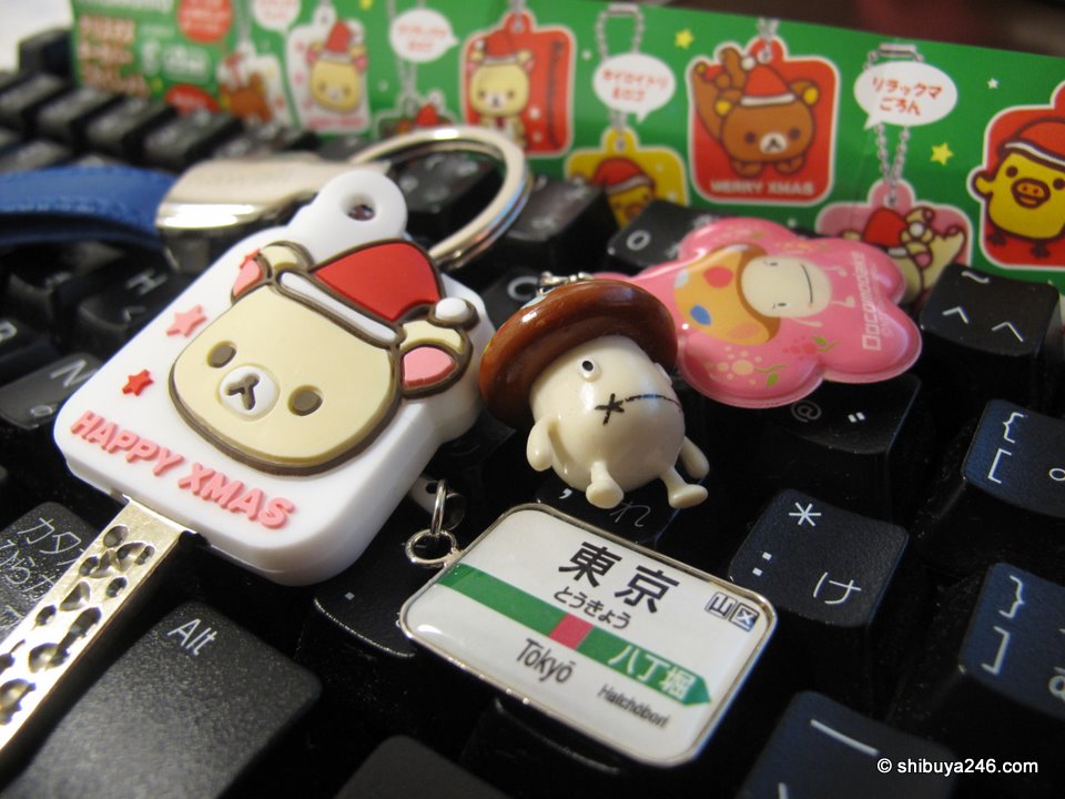 6 Rilakkuma key protectors in the set to collect.