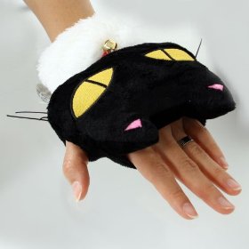 The cat glove warmed by the usb