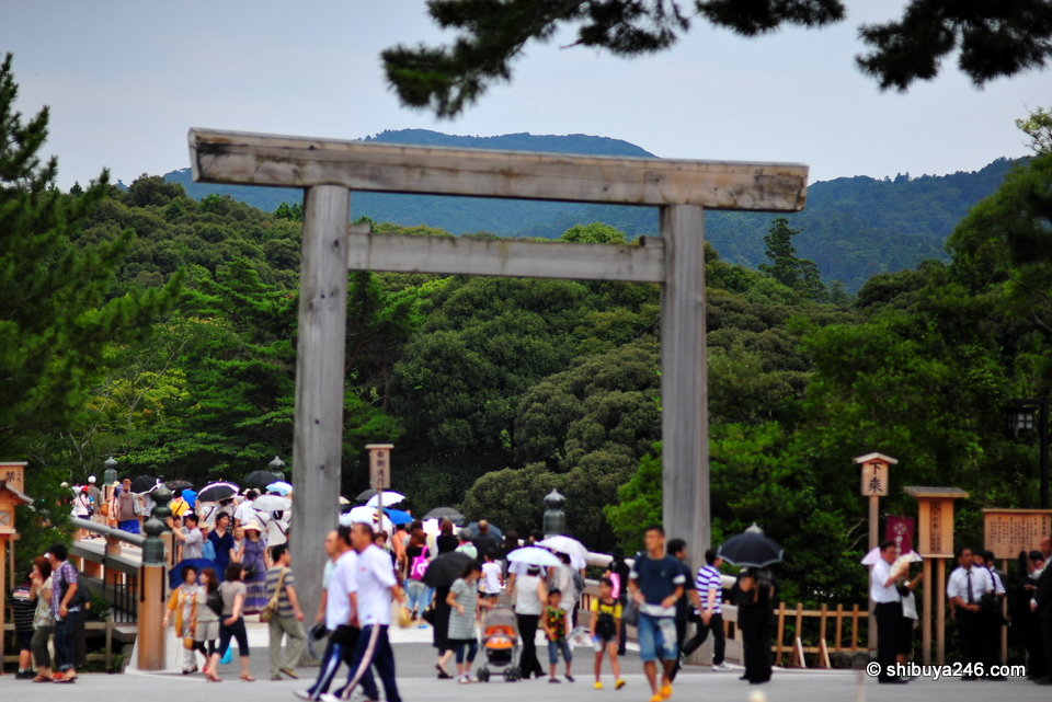 The entrance way to Ise Jingu (Naiku)
