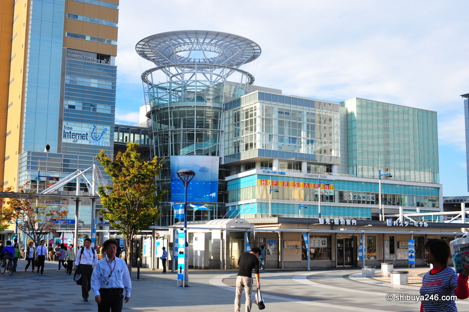 Coming out of the station at Takamatsu, there is a new plaza (Hiroba) that has been built. It has a real European feel to it