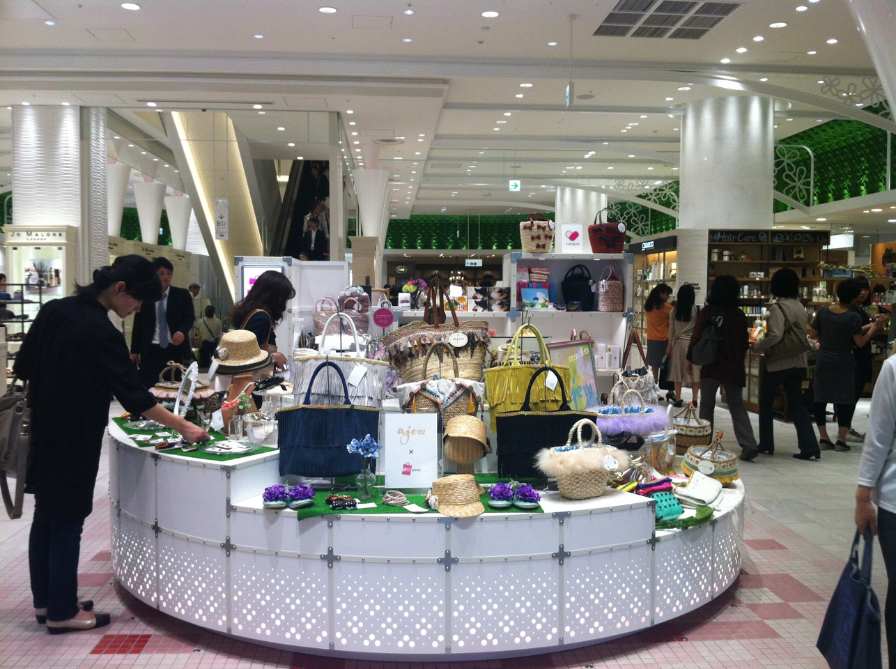 Hikarie shopping