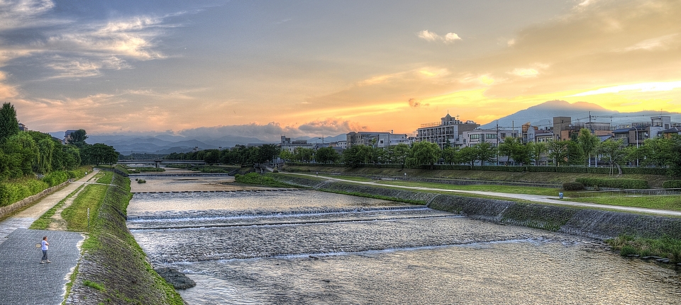 Morning sunrise on the Kamogawa, Kyoto