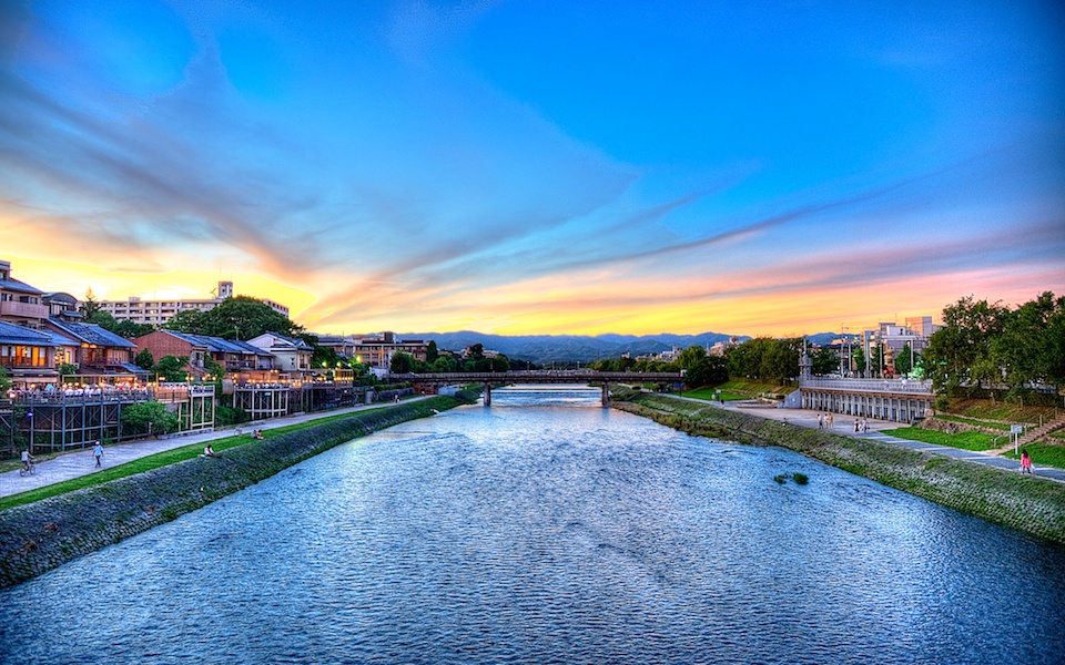 Deep Blue Sunset, Kamogawa