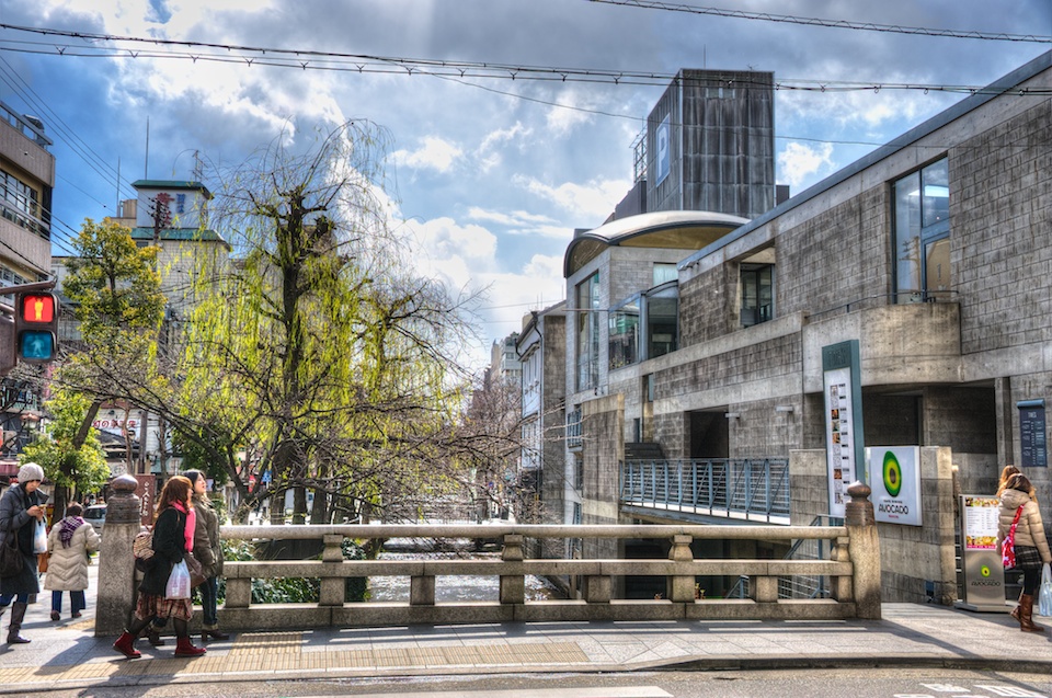 As Spring approaches, this area will look quite different with lots of Sakura and cameras