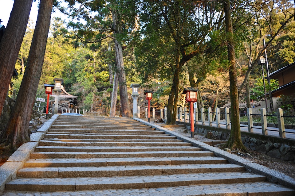 The light falls on the stairs